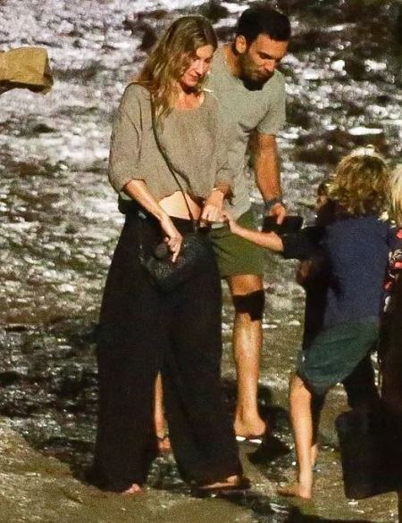Joaquim Valente with Gisele Bundchen and kids