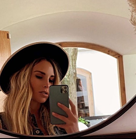 Karla Mora net worth