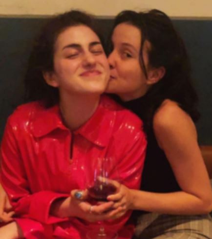 Lilli with her sister Julia Goldani Telles