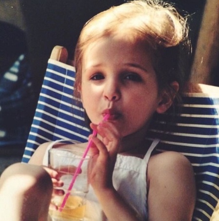 Lisa Vicari childhood picture