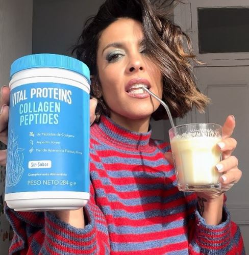 Lorena Castell promotes products