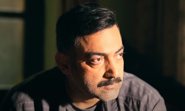 Manav Vij as Kabir Farooqui