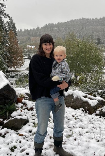 Marie Gluesenkamp Perez and her son