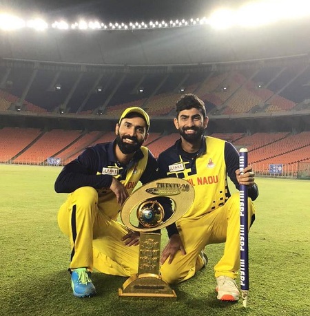 Narayan Jagadeesan with his Syed Mushtaq ali Trophy