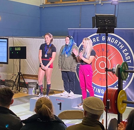 Power Midget winning her medal