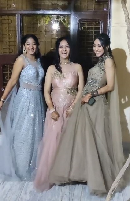 Prakshi Goyal with her sisters