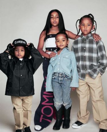 Psalm West with his brother and sisters