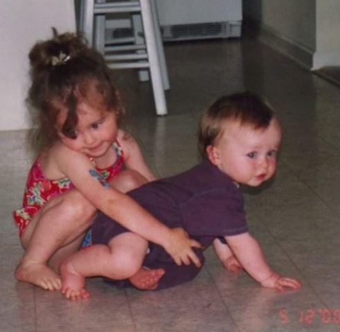 Sarah Carpenter childhood image with younger sister
