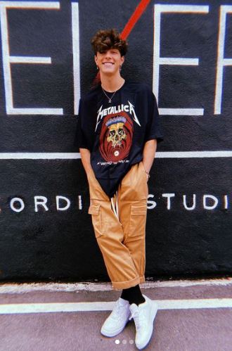 Tayler Holder height