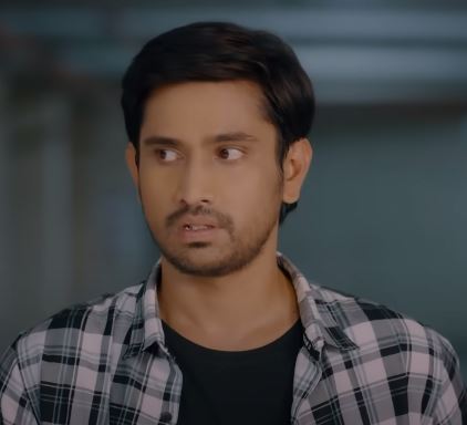 The lead role of Seenu is acted by Raj Tarun