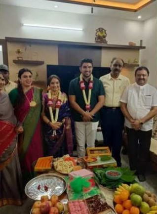 Vaishnavi Gowda viral engagement picture