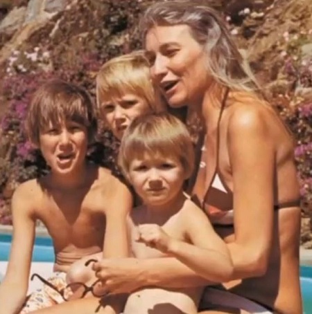 Valeria Bruni Tedeschi childhood picture