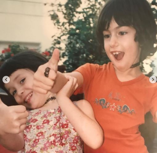 Young Lilli with her sister Julia Goldani Telles