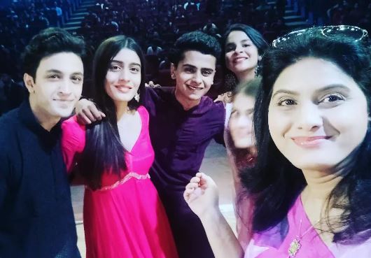 Aadhya Anand with fellow actors