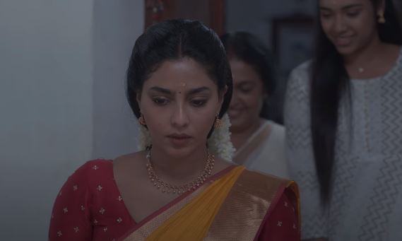 Actress Aishwarya Lekshmi as Keerthi