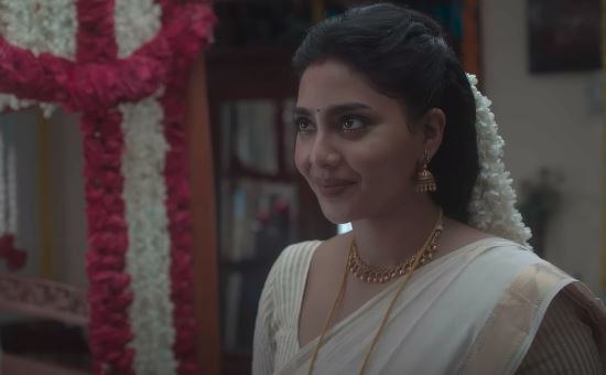 Actress Aishwarya Lekshmi as Keerthi