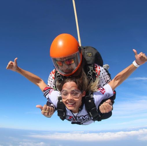 Ambar Driscoll experienced Sky diving
