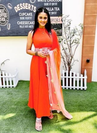 Ayesha Singh height