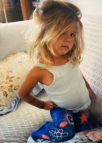 Childhood photo of Victoria