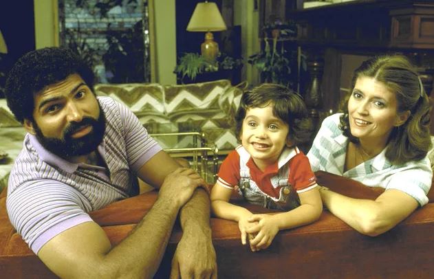 Dana Dokmanovich young image with her husband and son