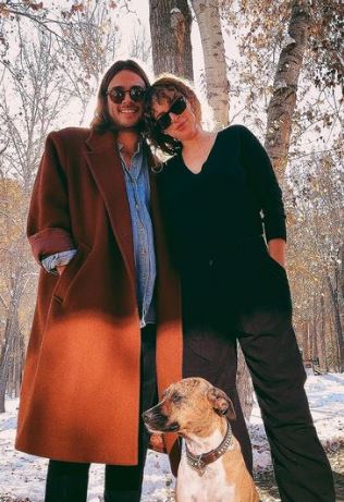 Derek and his girlfriend Rumer Willis