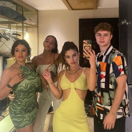 Flavia and her friends