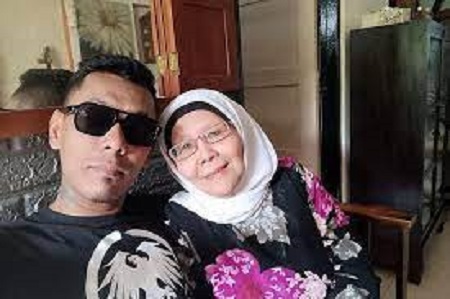 Fuad Rahman with hs mother
