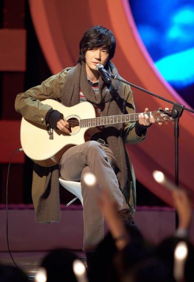 Hak-Young performed in talent shows