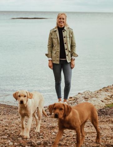 Iona Stephen likes animals