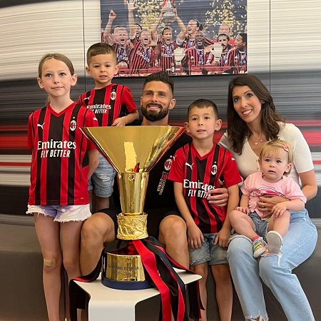 Jennifer giroud with her husband and four kids
