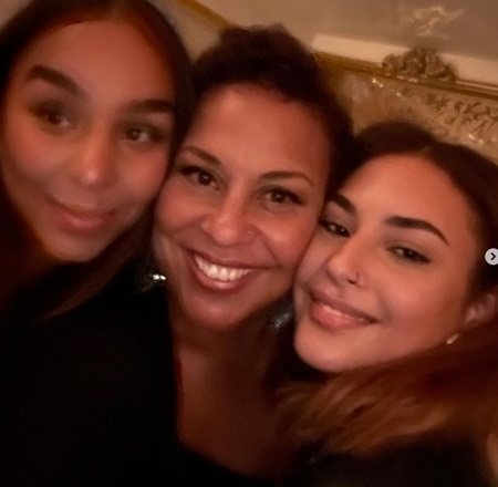 Kely Nascimento daughters
