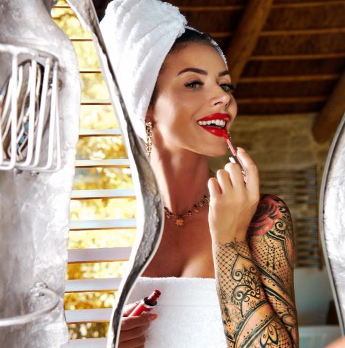Maja Janeska was a make-up artist