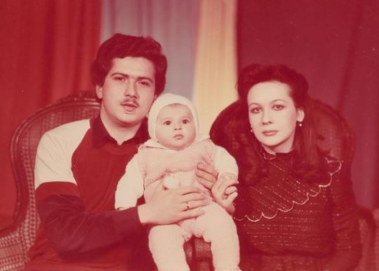 Nailya Asker-Zade childhood image with father and mother