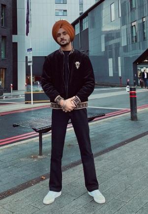 Nirvair Pannu height