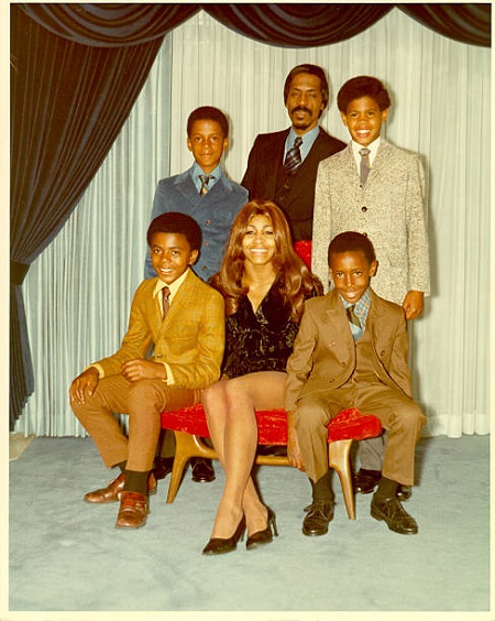 Ronnie family