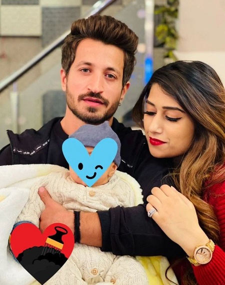 Salman Faisal wife and son