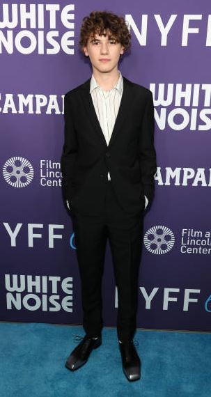 Sam Nivola height
