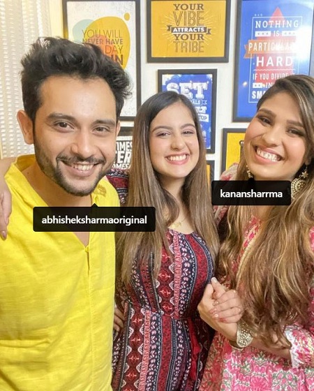 Tunisha Sharma with her siblings