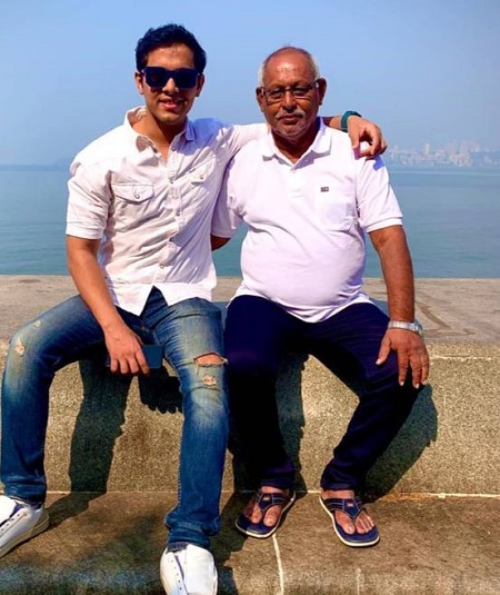 Akshay Kelkar with his fatherJPG