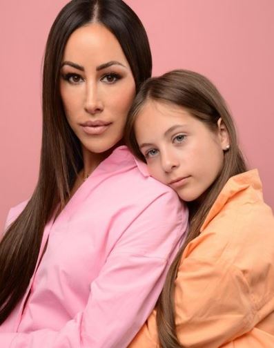 Angie Katsanevas with her daughter