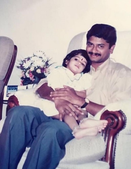 Aparna Balamurali childhood picture with her father