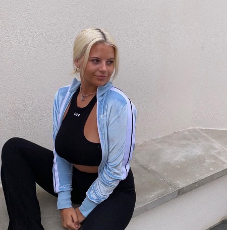 who-is-apollonia-llewellyn-wiki-age-boyfriend-height-parents-net