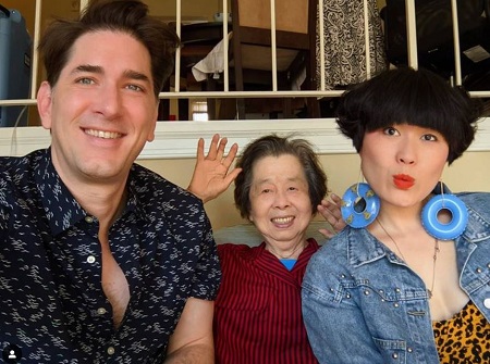 Atsuko Okatsuka with her husband and grandmother