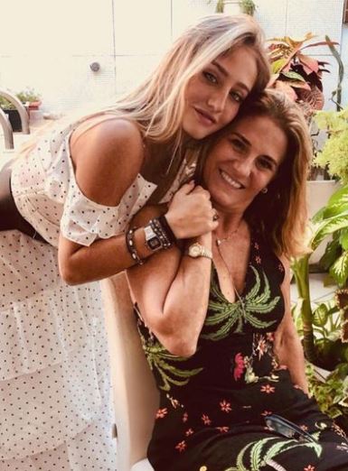Bruna Griphao with her mother