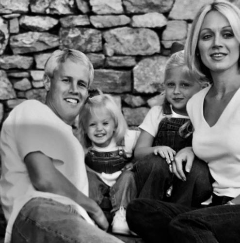 Childhood photo of Reagan with her family