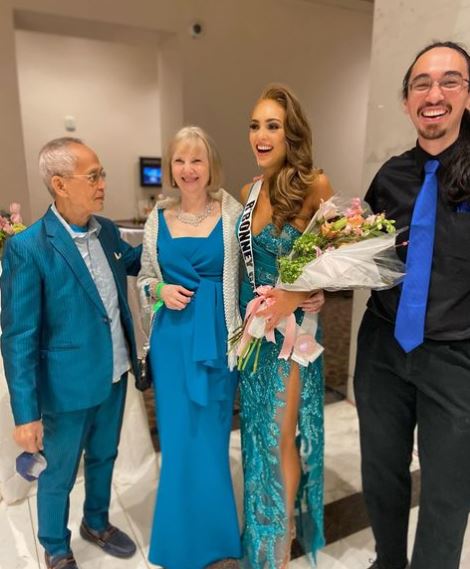 Dana with her family