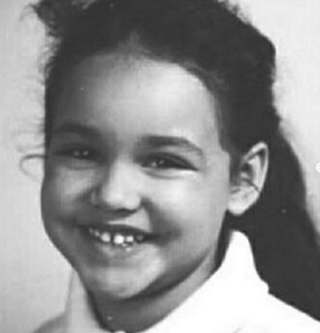 Débora Nascimento childhood picture