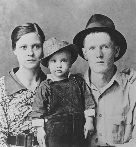 Gladys Presley young age picture