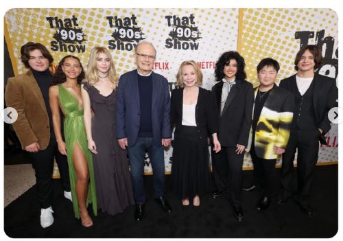 Haverda with the cast of That '90s Show