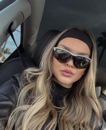 Kinsey Wolanski biography